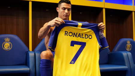 RONALDO OTKLONIO DILEMU Poznato gde Portugalac završava karijeru