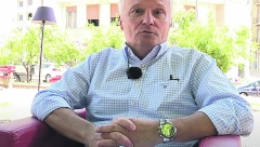 PRIJATELJI SE OPRAŠTAJU OD NOVINARA KOJEG SU RASTRGLI PSI "Preselio se naš prijatelj, čujemo njegov glas i smeh!"