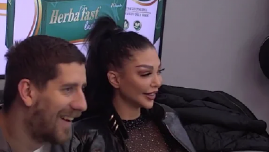 ONA TRAŽI KU*OKALEMLJENJE Maja na stubu srama zbog odnosa sa zauzetim muškarcimna