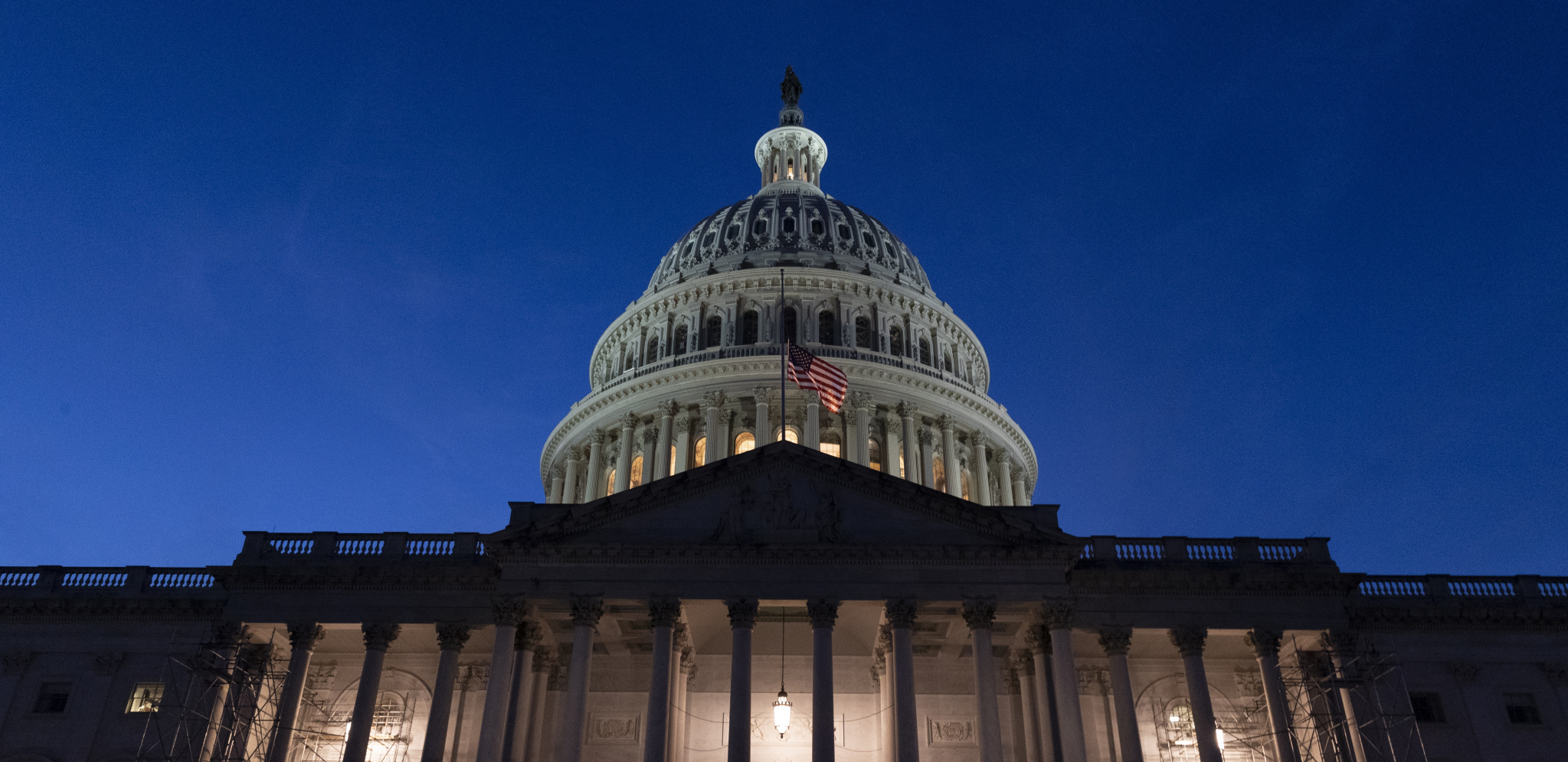 OPŠTI HAOS U VAŠINGTONU Kongresmen aktivirao požarni alarm usred napetog glasanja, traže njegovu ostavku!