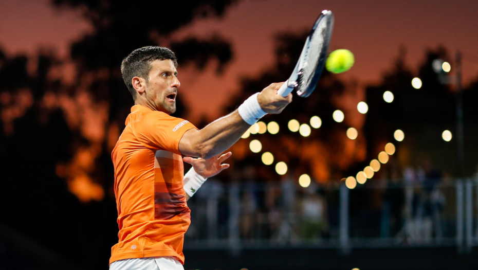 NOVAKOVA MAGIJA Kakav potez Đokovića kojim je praktično i osvojio prvi set (VIDEO)