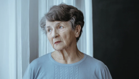 "RADIJE BIH UMRLA OD GLADI, NEGO DINAR TRAŽILA OD DECE" Tanja (68) podelila svoju muku zbog odnosa sa sinovima i ćerkom