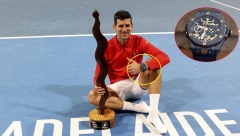 ŠTA TO NOSI NOVAK? Svi su gledali u Đokovićev sat, evo koliko košta i otkud na Noletovoj ruci (FOTO)