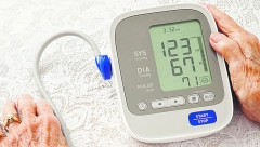 NAJNOVIJE OTKRIĆE O VISOKOM KRVNOM PRITISKU Povećava ga i voda koju pijete na ovaj način