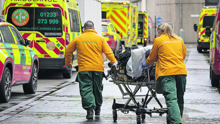MISTERIOZNA UPALA PLUĆA STIGLA U EVROPU Video snimci iz bolnica podsećaju na scene iz najmračnijih dana Kovida
