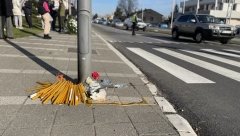 PROLAZNIK PRONAŠAO NAPUŠTENU BEBU U KRAGUJEVCU! Dečja kolica ostavljena usred noći!
