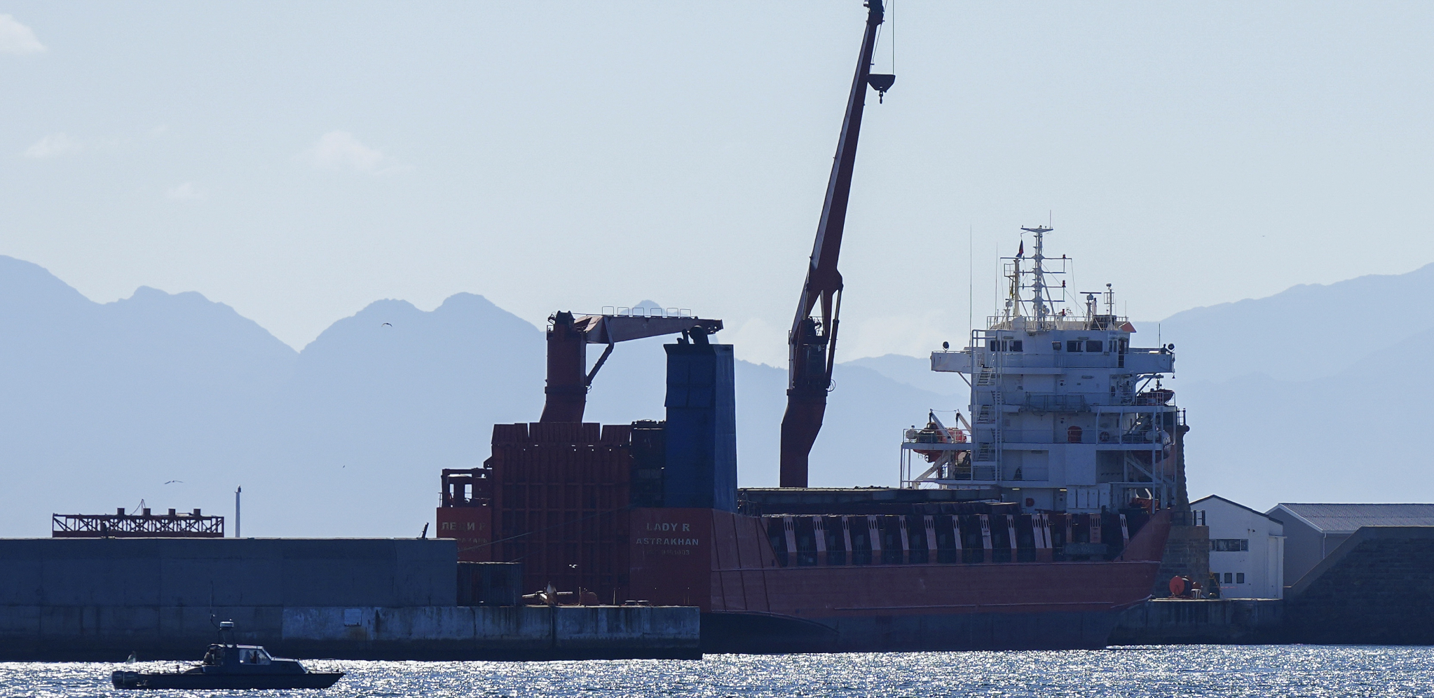 IRANSKA MORNARICA REAGOVALA, AMERIKANCI U PROBLEMU Napetost raste u Omanskom zalivu