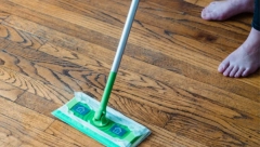 SVEKRVA MI JE POKAZALA KAKO DA OČISTIM PARKET, A DA GA NE UNIŠTIM  Kuća blista i prelepo miriše, sve zbog ove smese