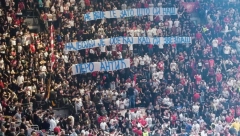 NAJBOLJI JE OSEĆAJ KAD SI ZVEZDAŠ Transparent "delija" u znak podrške Antiću, bivšem košarkašu crveno-belih