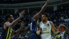 POBEDA U ISTANBULU Fener dominirao protiv Bajerna i srušio ekipu Andree Trinkijerija