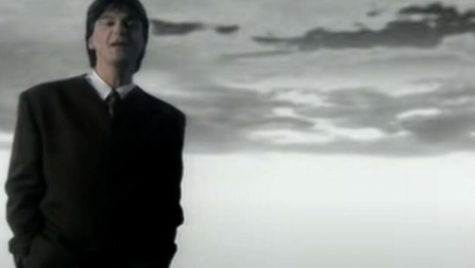 "JEDINO SAM TAKO MOGLA DA OČUVAM ČAST" Kako bi izbegla silovanje devojka je skočila sa 11. sprata, ČOLA JOJ POSVETIO OVU PESMU