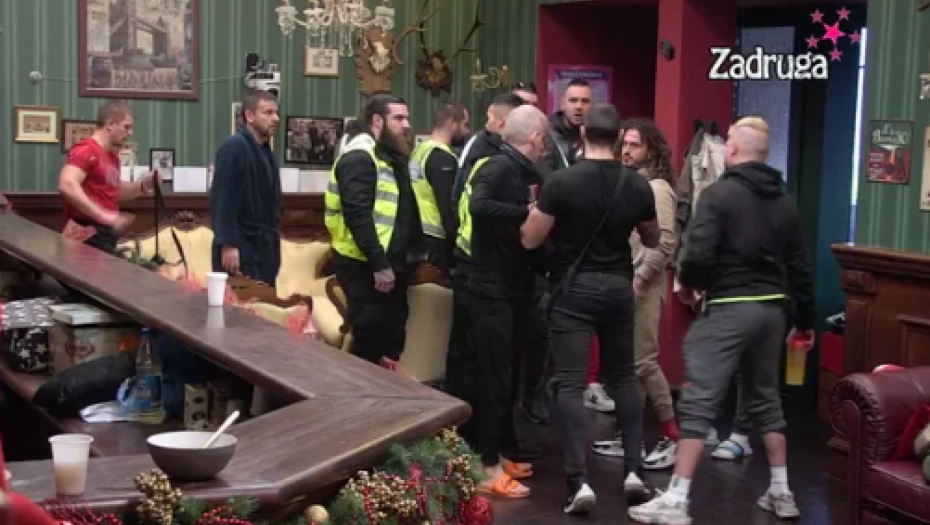 "ODAVDE ŽIV IZAĆI NEĆE!" Nakon što je Miljan POTEGAO NOŽ NA NJEGA, još jedne JEZIVE PRETNJE upućene Marku Smiljiću! (VIDEO)