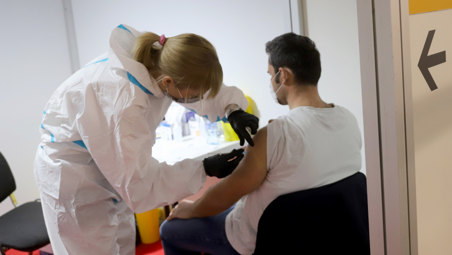 OPREZ AKO IDETE U GRČKU I HRVATSKU Epidemiolog upozorio na zarazu čiji simptomi se jave posle mesec dana