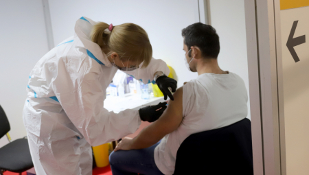 PODVARIJANTA OMIKRON VIRUSA REGISTROVAN U JUŽNOBAČKOM OKRUGU Analize na "eris" se sad rade u Institutu za javno zdravlje Vojvodine