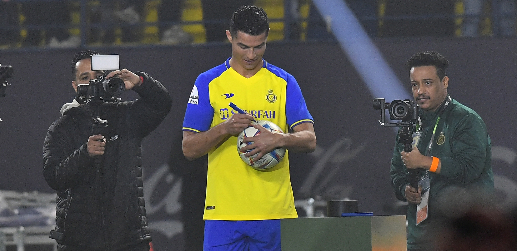 NIJE SE ŠTEDEO Platio 2.400.000 evra da bi gledao Mesija i Ronalda