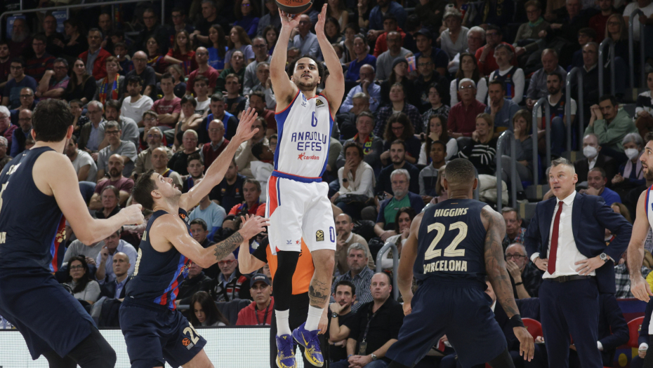 NOKAUT ZA ŠAMPIONA EVROPE Efes imao 16 razlike protiv Bajerna, na kraju ubedljivo poražen