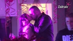 LJUBI MAJU, GLEDA ALEKS Car više ni sam ne zna šta želi, grli Marinkovićevu, a misli na Nikolićevu