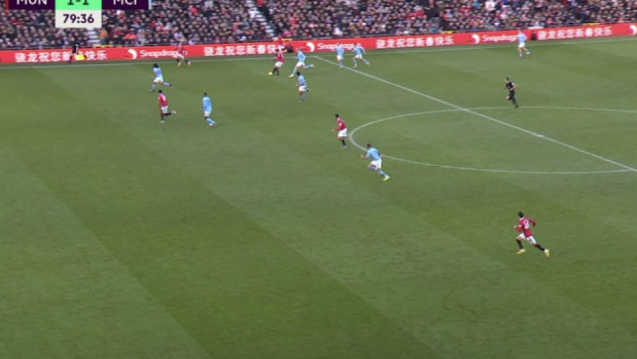 FRKA U ENGLESKOJ Junajtedu "poklonjen" gol u derbiju Mančestera, sudije nisu svirale ofsajd (VIDEO)