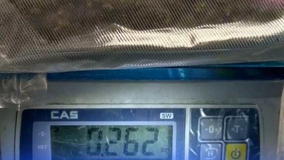 UDAR NA DILERE DROGE Beogradska policija zaplenila 500gr heroina, 14 bočica metadona, 15kg hašiša, 500gr kokaina i 800gr amfetamina (VIDEO)
