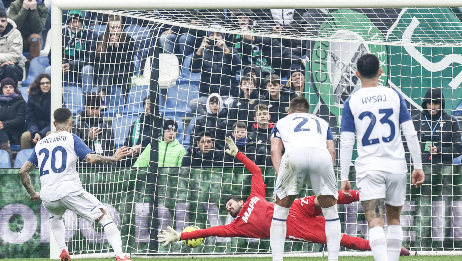 Milinković-Savić iznudio penal, Lacio lako slavio