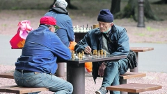 USKORO KREĆE ISPLATA Novac prvo leže na račune njima, a po ovom redosledu će dobijati i ostali