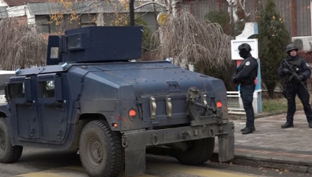 UHAPŠENI SRBIN S KOSMETA PUŠTEN NA SLOBODU Mladog sportistu pred majkom izvukli iz automobila, odveli ga bez reči!