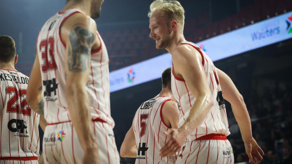 OVO NEMA NI NA IGRICI Tek je januar, a već imamo koš godine (VIDEO)