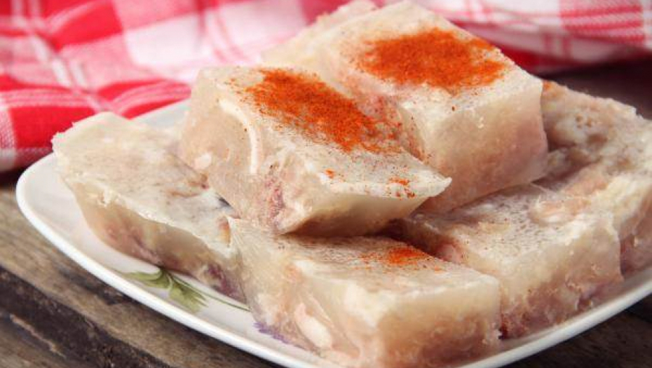 TRADICIONALNI RECEPT ZA NAJUKUSNIJE PIHTIJE Spremaju se na Krstovdan, a jedu na Bogojavljenje