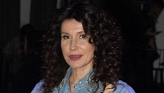 NAKON ŠTO SE RAZVELA OD BIZNISMENA, BILA JE U VEZI SA 20 GODINA MLAĐIM GLUMCEM Nakon njega Snežana Dakić nijednog dečka nije predstavila javnosti