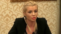 ZAVELA JE PETRA STRUGARA, VODILA RIJALITI PROGRAM Konstantno je bila meta raznih uvreda, obrlatila Mikija Đuričića, a evo kako danas izgleda Anđela Lakićević! (FOTO)