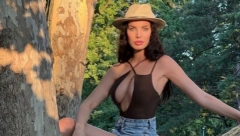 ISPLIVALE GOLE FOTKE NOVE DEVOJKE IGORA KOJIĆA Imala je AKCIJU SA OVIM NAŠIM GLUMCEM, bez imalo blama skinula sve sa sebe! ŠOK SCENE (FOTO 18+)