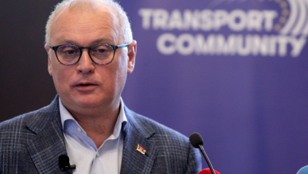 MINISTAR VESIĆ NAJAVIO Početak renesanse srpskih železnica, bezbednost najvažnija