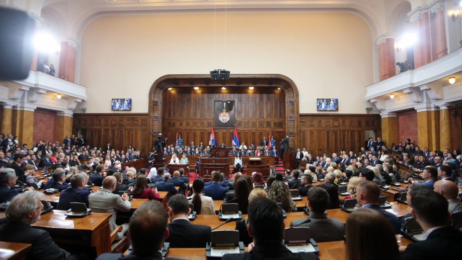 POČELA SEDNICA SKUPŠTINE SRBIJE Pred poslanicima 26 tačaka dnevnog reda