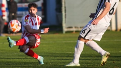 CRVENO-BELI SIGURNI U DRUGOJ PROVERI Mladi ofanzivac se pogotkom za pobedu nameće Milojeviću, Zvezda savladala Nefči