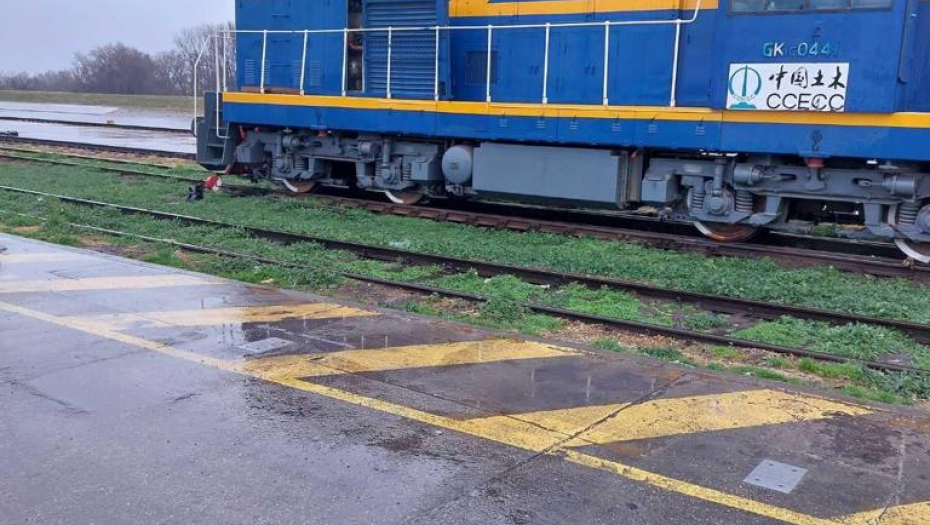 KARAMBOL KOD JAGODINE Teretni voz udario kamion, dvoje povređeno!