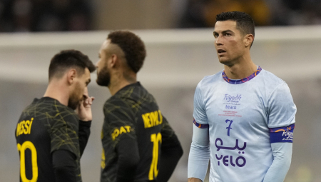 SAUDIJCI SE SMEJU KRISTIJANU Ronaldov tim izgubio i ostao bez prvog mesta, a on je na stubu srama zbog jednog poteza (VIDEO)