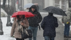 VRAĆAJU SE LEDENI DANI U SRBIJU! Evo kada temperatura pada u debeli minus, a neće nas zaobići ni snažni olujni vetrovi