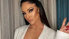 VRELA FOTKA KATARINE ŽIVKOVIĆ ZAGREJALA MUŠKARCE Pevačica izbacila GIGANTSKE SILIKONE, a onda poentirala HOT POZOM! (FOTO)