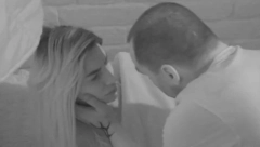 OSVANUO INTIMNI SNIMAK ALEKSANDRA I ZVEZDANA KOJI NIJE PRIKAZAN U PROGRAMU Produkcija nije smela da pusti Filipu Caru, prava istina je šokantna! (VIDEO)