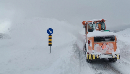 POLA METRA SNEGA NA SRPSKOJ PLANINI Ova tačka je najkritičnija, krećite na put samo ako morate (FOTO)