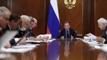 RUSIJI SVE MANJE IZBORA OSIM DIREKTNOG SUKOBA SA NATO: Medvedev upozorio na veće gubitke po čovečanstvo nego 1945.