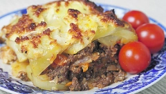 TAJNI RECEPT ZA ČUVENO LETNJE JELO Neodoljiva grčka musaka, kad kuća zamiriše na tavernu