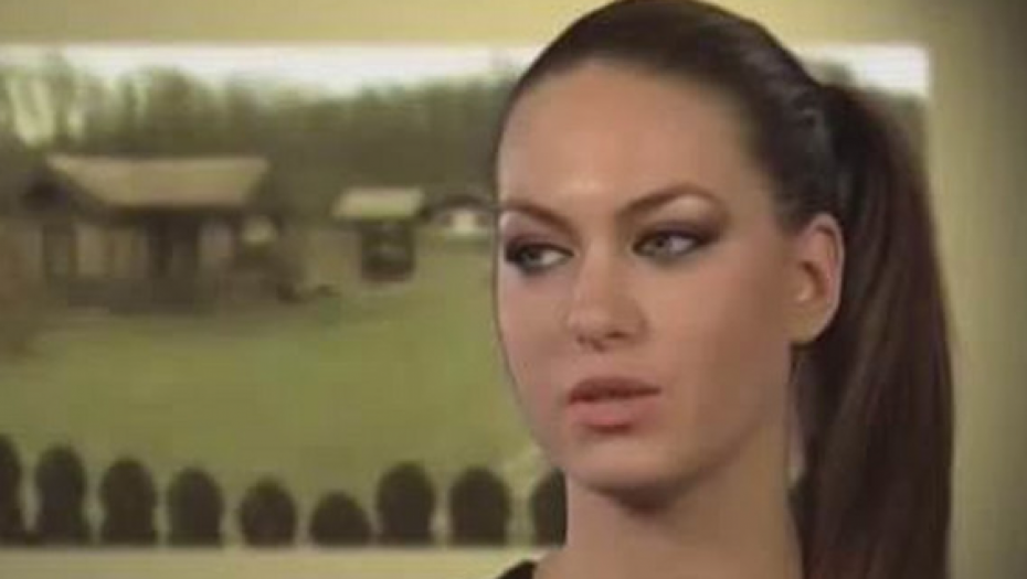 ZAVELA NAŠEG PEVAČA, IVAN MARINKOVIĆ JE ODLEPIO ZA NJOM Htela da bije Jelenu Golubović  u rijalitiju, nakon TRAGEDIJE NESTALA, a evo kako danas izgleda Sara Trajanović (FOTO)