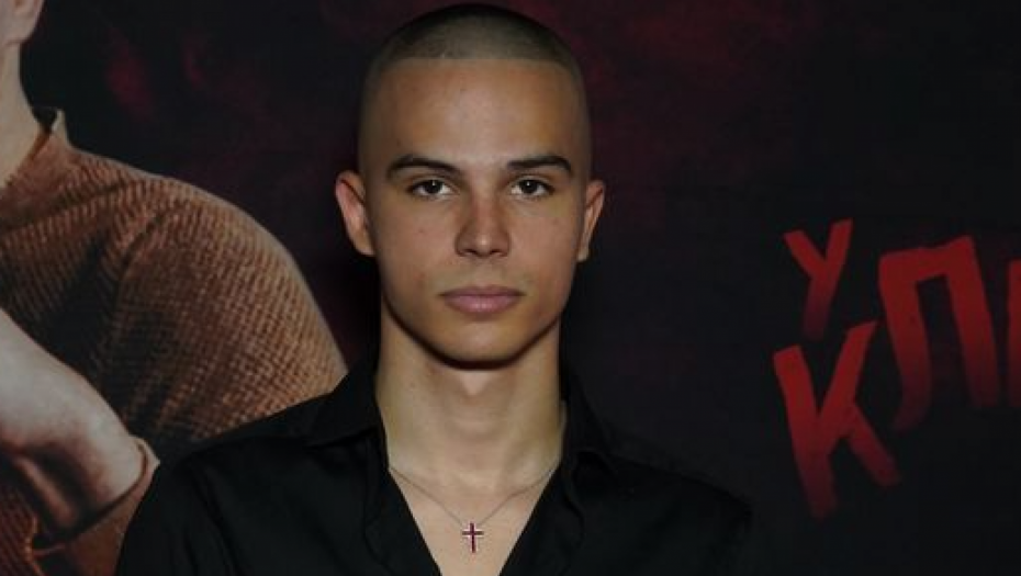 EVO U KAKVOM JE STANJU VOJAŽ Morao je hitno da otkaže sve nastupe, zakomplikovalo se