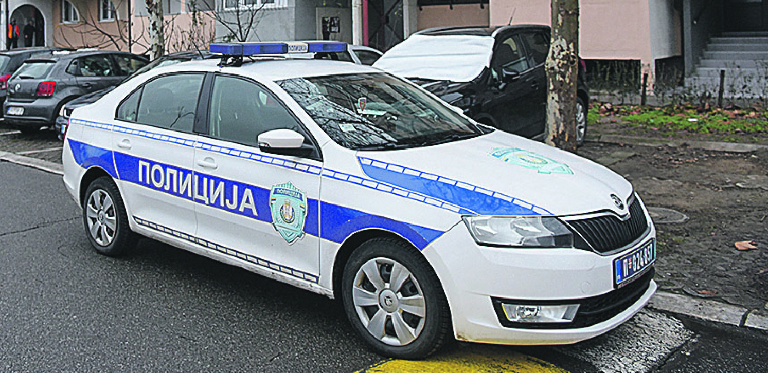 OBORENA TRI PEŠAKA, POLUPAN IZLOG PEKARE Detalji stravične nesreće na Čukarici