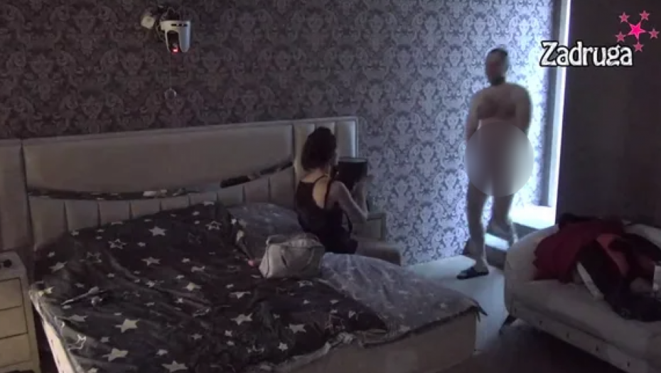 KAO OD MAJKE ROĐEN Zvezdan Slavnić skinuo veš, pa golišav šetao ispred kamera, ŠOK