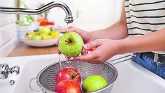 JEDITE VOĆE BEZ PESTICIDA Najbolji način za uklanjanje otrovnih materija sa jabuka