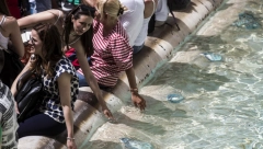 UNIŠTENA FONTANA KOJU SU MNOGI OSPORAVALI Evo šta se desilo, velika šteta mora biti nadoknađena!