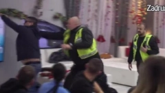 HAOS U ZADRUZI Bebica izgubio kontrolu, nasrnuo na Zolu, pa lomio televizore po "beloj kući": SVE ZBOG BIVŠE SUPRUGE (VIDEO)