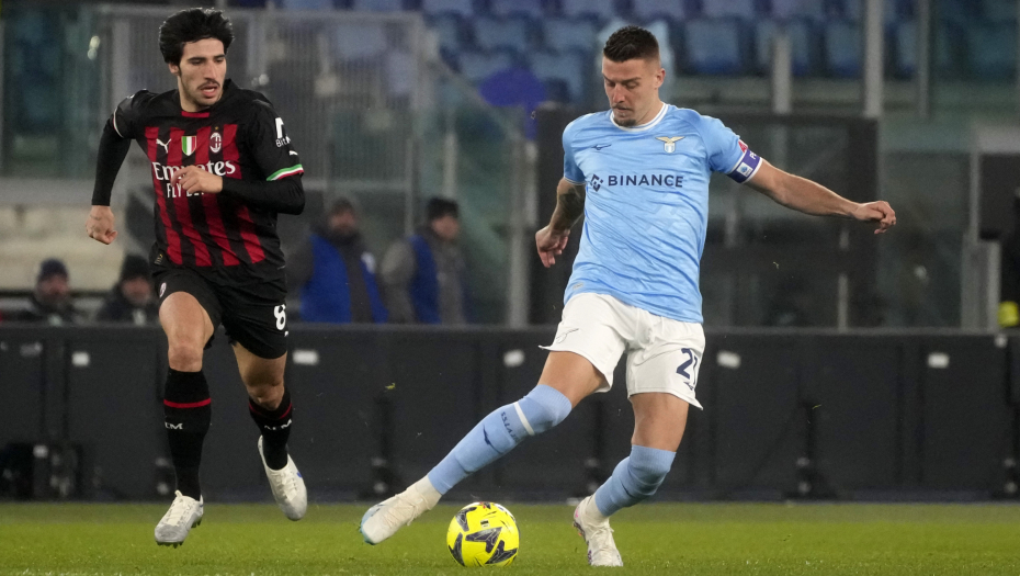 ZANIMLJIV TRANSFER NA POMOLU Srbin napušta Lacio, ali ostaje u Italiji - menja Hrvata u novom klubu